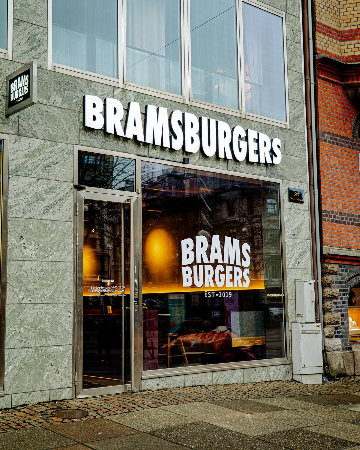 Brams Burgers — smashburger i Stockholm